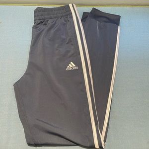 adidas boys jogger size L
